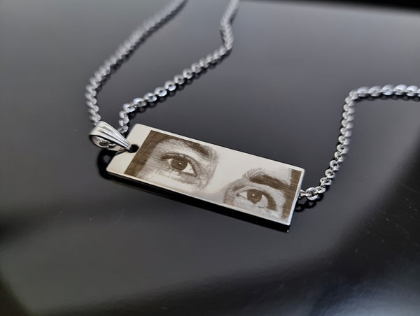 Custom Engraving Eyeshadow & Name on Lockets.